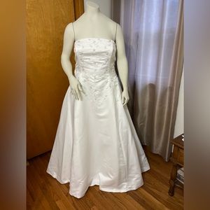 Ivory plus sized embroidered wedding gown